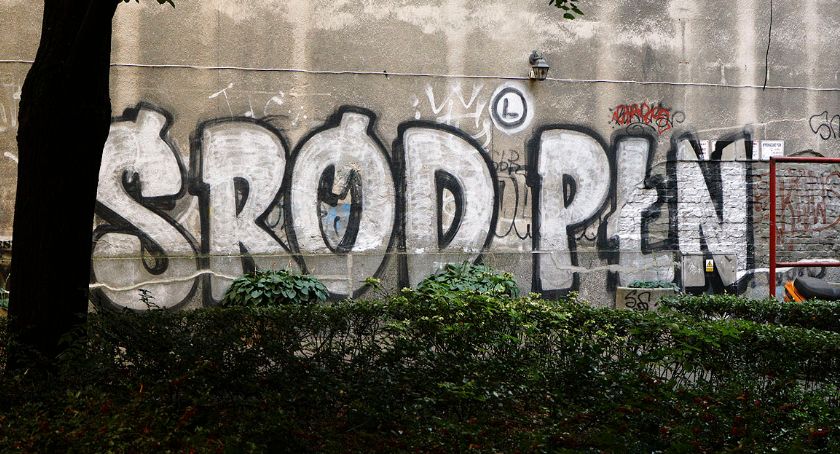 Śródmiejskie podwórka bez gospodarza