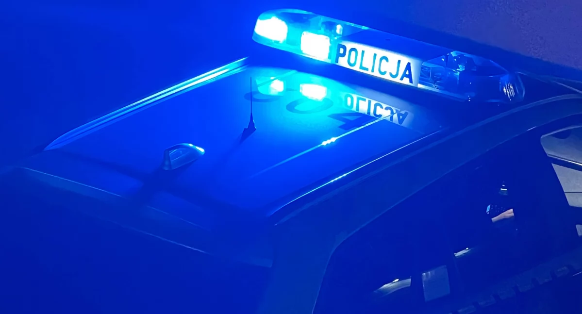Działania służb, latek prawa jazdy wpływem środków odurzających spowodował wypadek centrum Warszawy - zdjęcie, fotografia