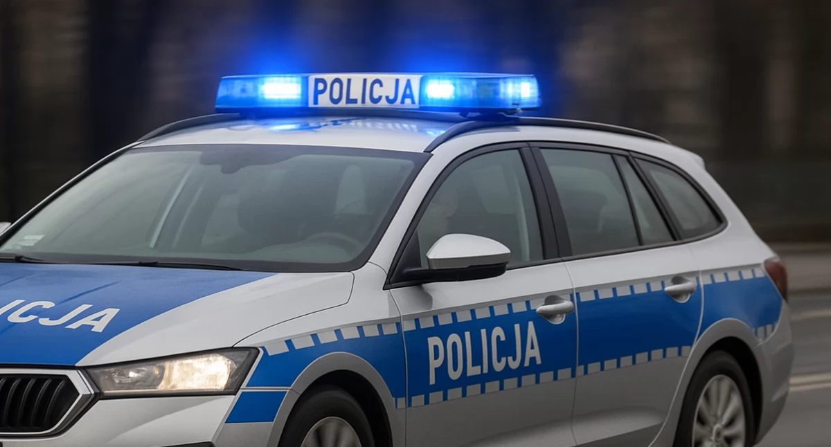 Działania służb, Wypadek Rondzie Radosława Starszy mężczyzna uderzył motocyklistę potrącił troje pieszych - zdjęcie, fotografia