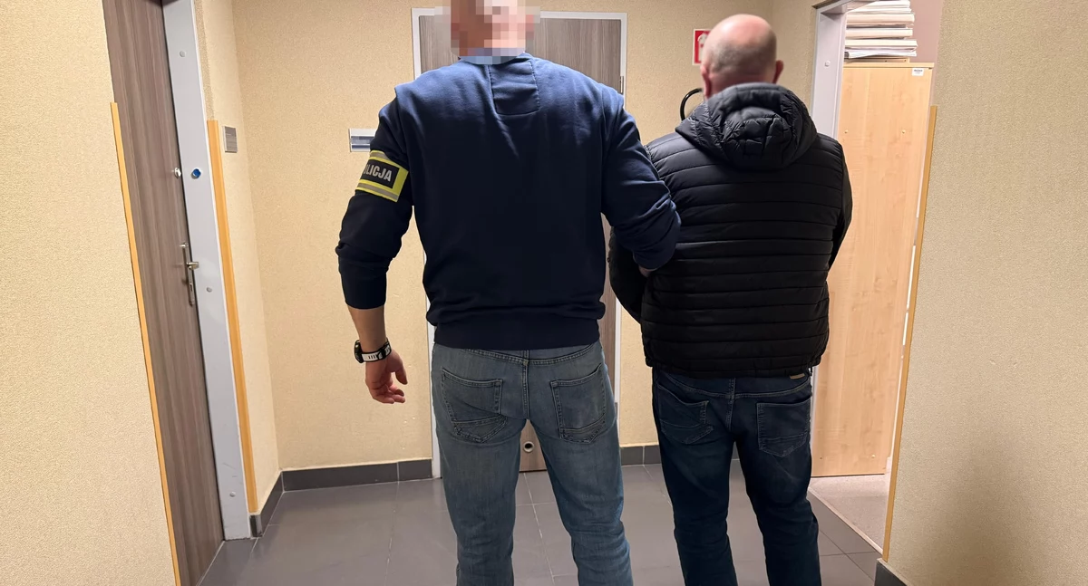 Działania służb, Przez ukrywał przed policją latek został ujęty przez śródmiejskich funkcjonariuszy - zdjęcie, fotografia