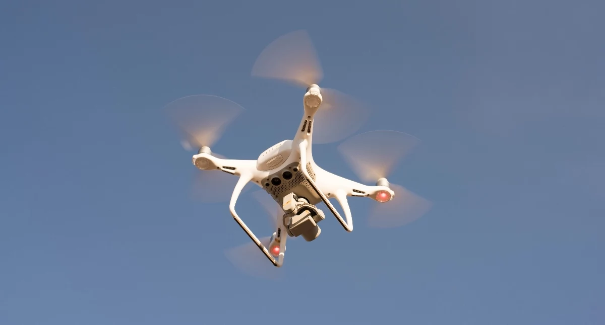 Działania służb, Latali dronem Pałacu Prezydenckim Grozi nawet więzienia - zdjęcie, fotografia