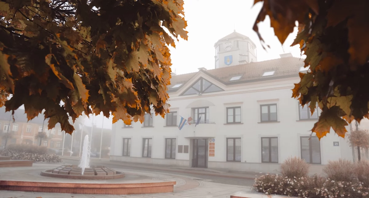 Samorząd, Zamiast kolejnej soboty galerii Jesienny dzień Narwią - zdjęcie, fotografia