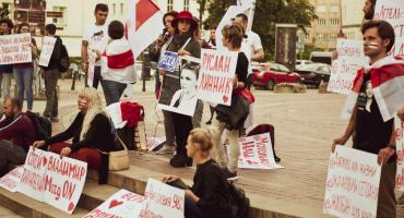 Białorusini chcą mieć głos! Pikieta ws. wolności słowa na warszawskim Śródmieściu