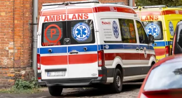 4-latek w elektrycznym samochodziku zderzył się z 87-latką. Kobieta trafiła do szpitala
