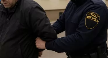 Zapłacił cudzą kartą, wpadł przez interwencję straży miejskiej