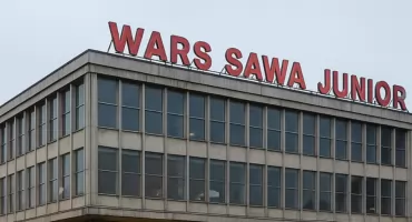 Domy Towarowe Wars Sawa Junior w kryzysie? Coraz mniej sklepów w kultowym miejscu