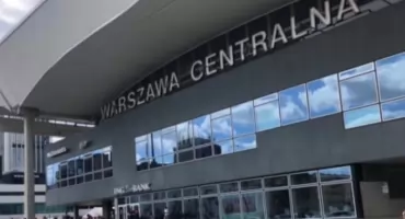 ŚMIERTELNY WYPADEK na Dworcu Centralnym. Mężczyzna zginął pod pociągiem