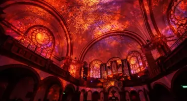 Magiczne show „GENESIS” - spektakl światła i dźwięku zagości w sercu Warszawy