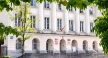 Spór o kamienicę w centrum Warszawy. Władze dzielnicy wyjaśniają sytuację